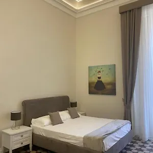https://domus-iole-appartamento-nel-centro-storico.sicilyhotelsitaly.net